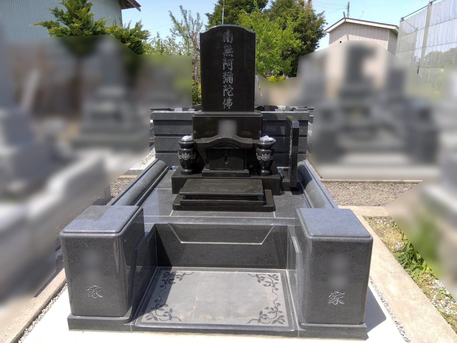インド産黒御影石の和洋型墓石。弘前市三和墓地 | 大湯石材店 弘前本店
